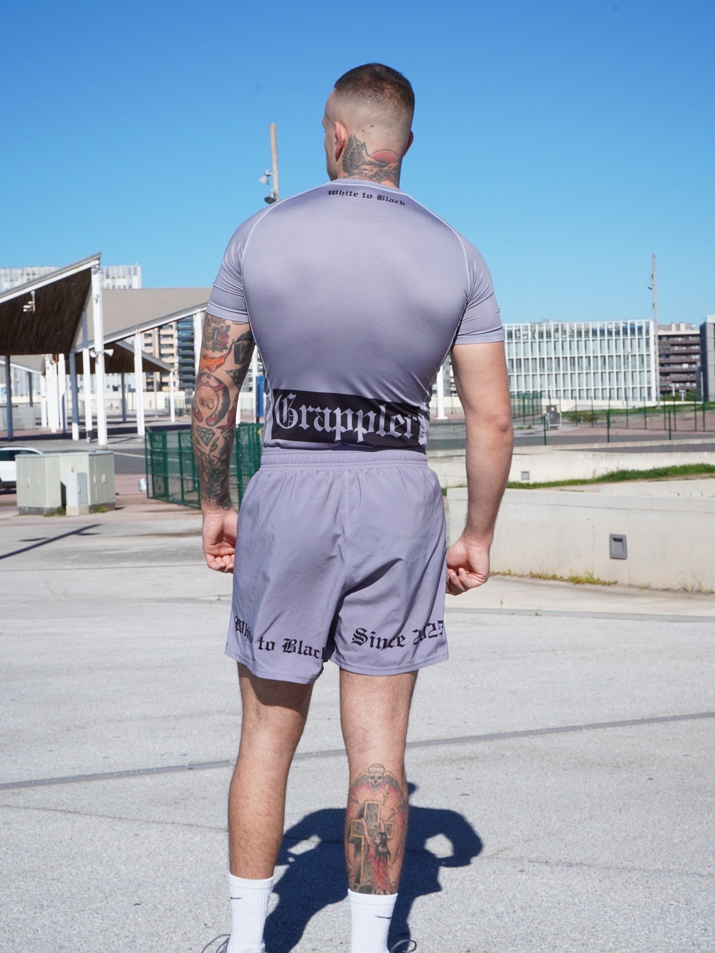 Short gris mate