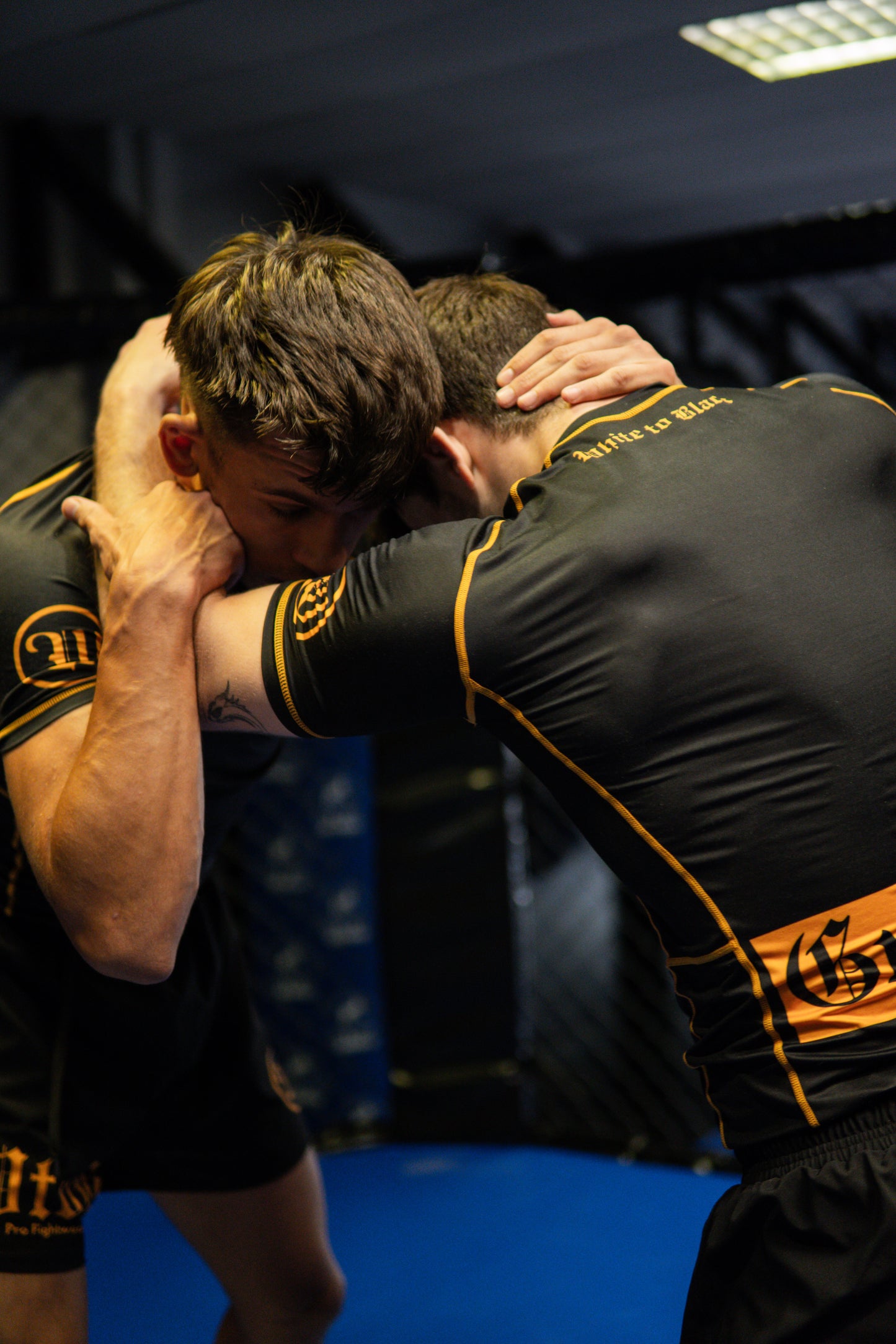 Rashguard + Short Negro & Amarillo