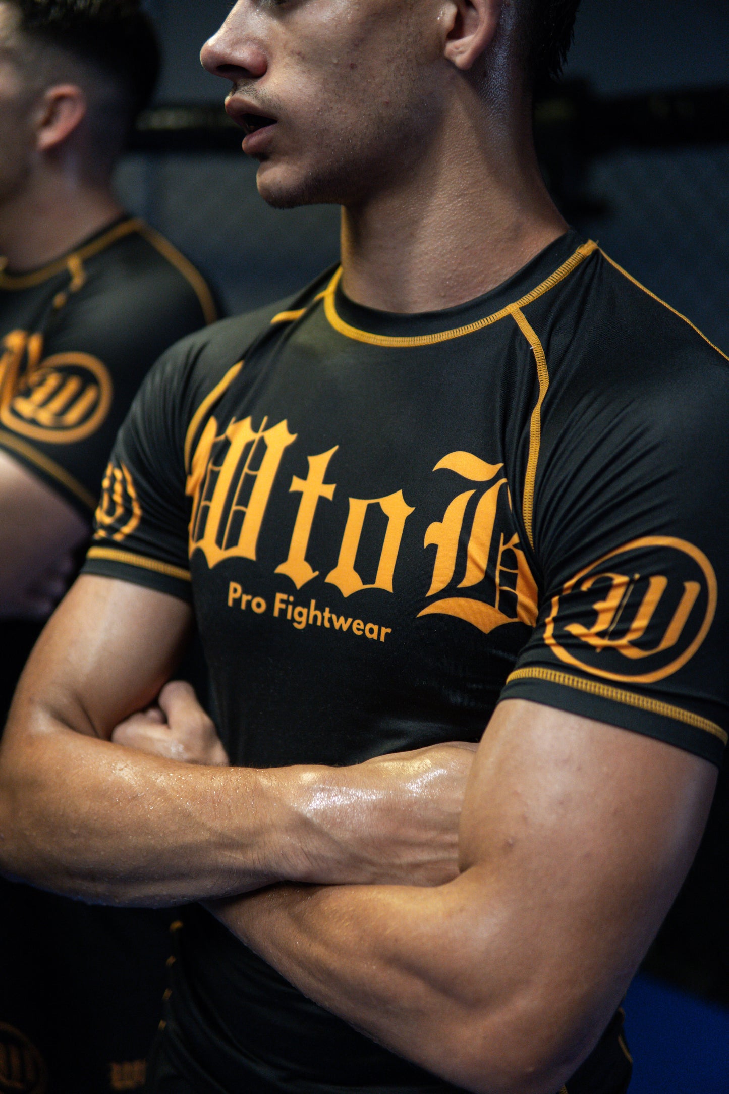 Rashguard + Short Negro & Amarillo