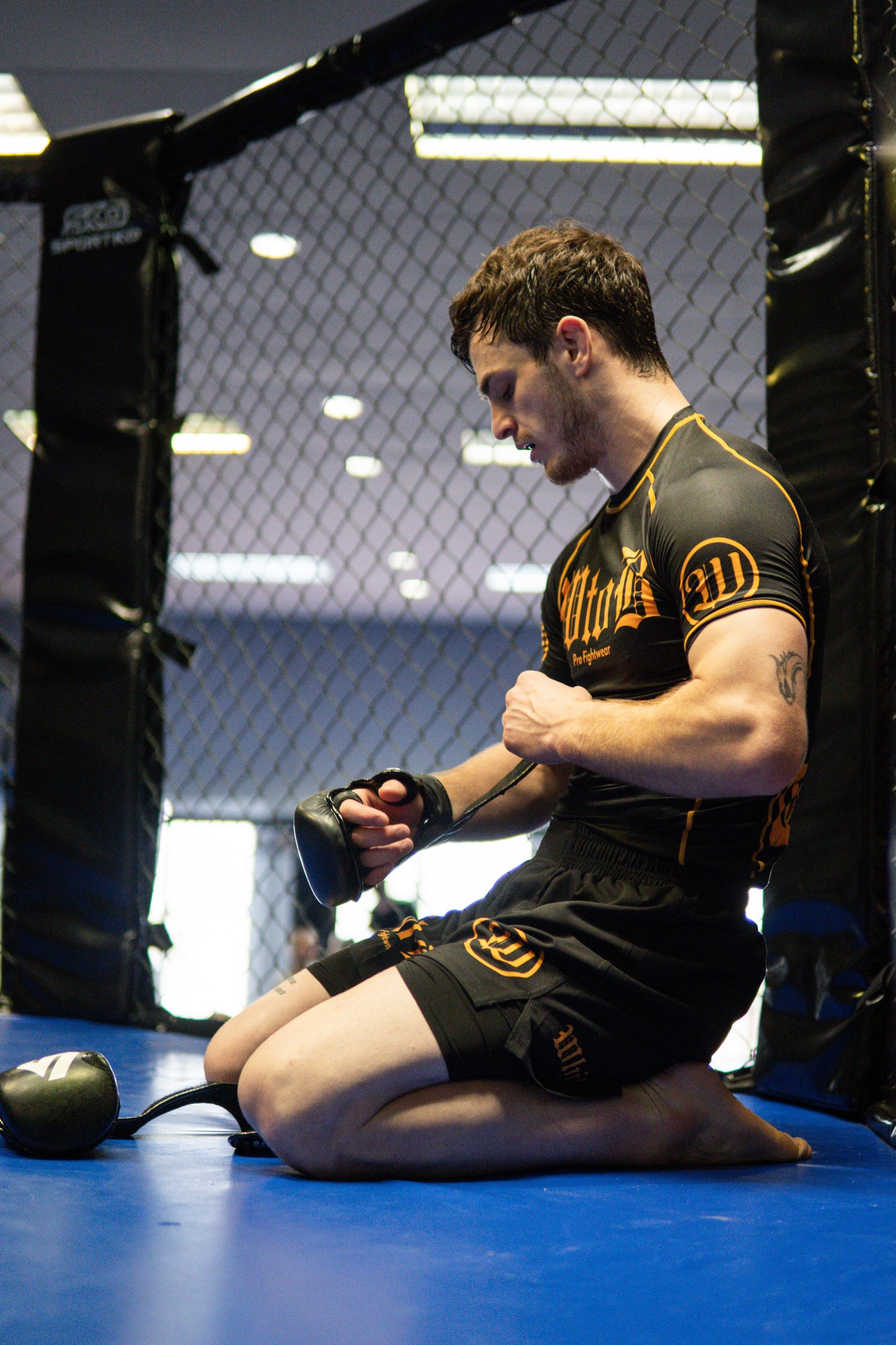 Rashguard + Short Negro & Amarillo